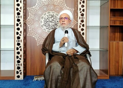 توجه و توسل به امام زمان (عج) تنها راه نجات در فراز و نشیبهای زندگی است توجه و توسل به امام زمان (عج) تنها راه نجات در فراز و نشیبهای زندگی است