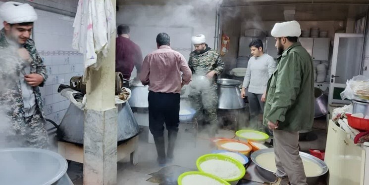 خوی لرزید، اما دلمان نلرزید/ مسجدی که تبدیل به پایگاه خدمترسانی شد خوی لرزید، اما دلمان نلرزید/ مسجدی که تبدیل به پایگاه خدمترسانی شد