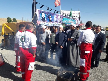 حضور زائران اهل تسنن و شيعه در مرز باشماق مریوان براي شركت در پياده روي اربعين