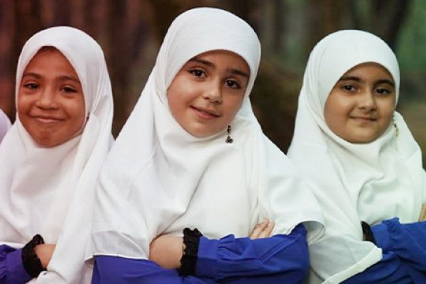 اعزام گروه سرود دخترانه از خوزستان به برنامه تلویزیونی «حسنیه معلی» برای اولین بار