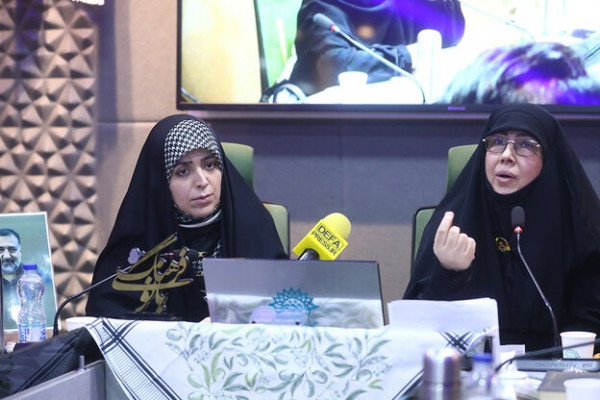 زنان در کنار جبهه مقاومت ایستاده‌اند