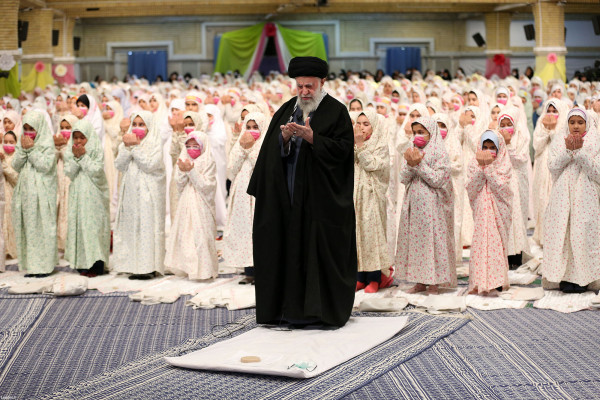 "احتفال الملائكة" بحضور المرشد الأعلى للثورة