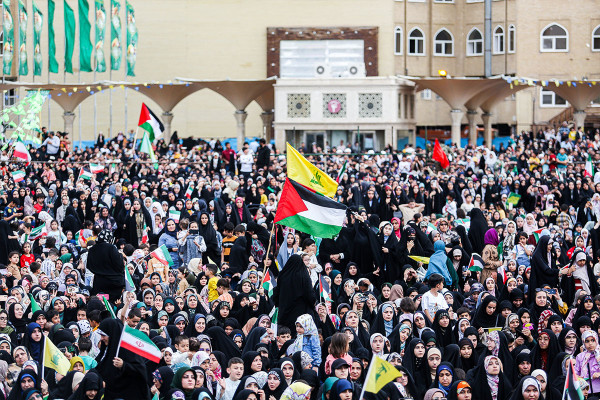Акция «Как звезда» — крупнейший праздник для девушек в Иране
