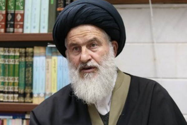 مسئولی که با مردم ناهماهنگ و ناهمراه است، باید برکنار شود