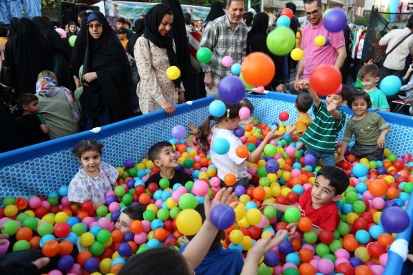 مهمانی کیلومتری غدیر در تهران برگزار شد