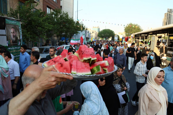 مهمانی کیلومتری غدیر در تهران برگزار شد