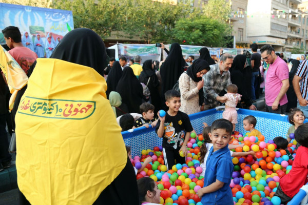 مهمانی کیلومتری غدیر در تهران برگزار شد