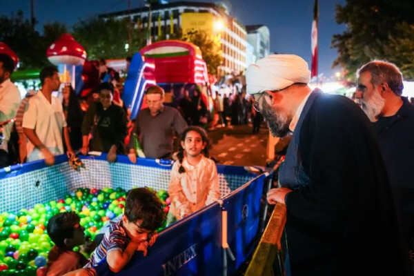 مهمانی کیلومتری غدیر در تهران برگزار شد