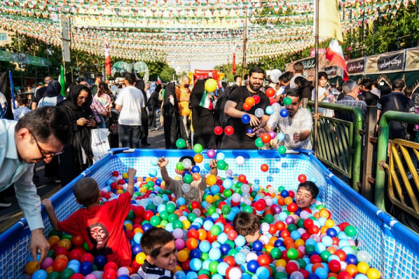 مهمانی کیلومتری غدیر در تهران برگزار شد/۲