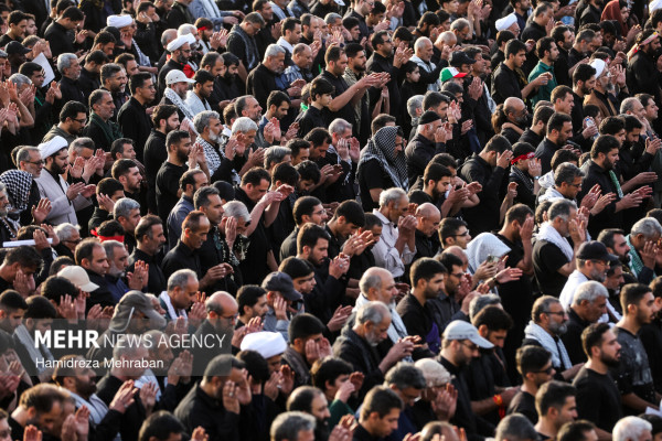 قم یکپارچه در سوگ