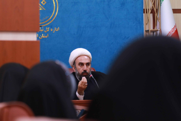 نشست هم اندیشی مدیرکل تبلیغات اسلامی استان ایلام با دانش آموزان عضو انجمن‌های اسلامی مدارس شهرستان ایلام