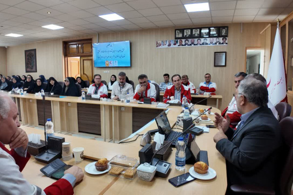 نشست «باید برخاست» در مرکز جمعیت هلال احمر اردبیل