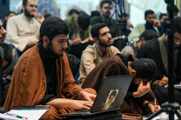 ۱۷ مرداد | دیدار رئیس سازمان تبلیغات اسلامی با طلاب خانه طلاب جوان