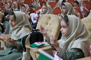 حضور دانش‌آموزان سنندج در مراسم دعای باران